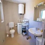 Vacation Apartamento Postira